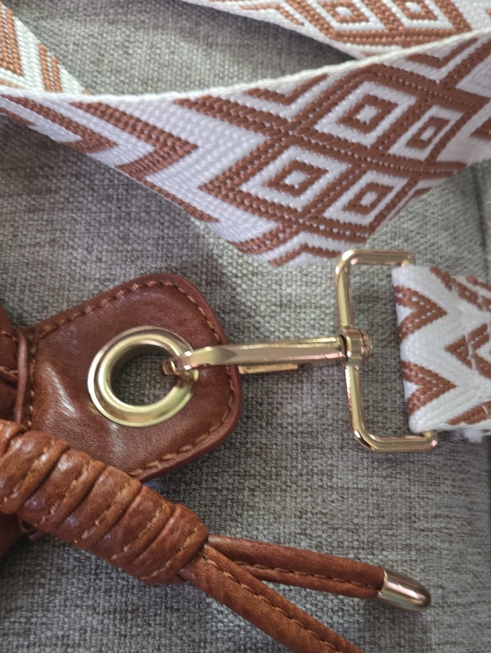 Beautiful Crossbody Bag - Picture 6 of 7